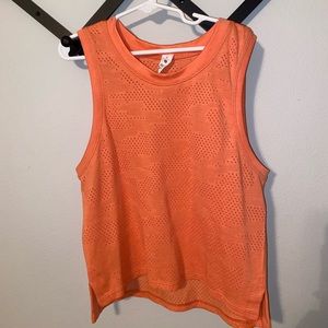 size 2 lululemon cropped tank top